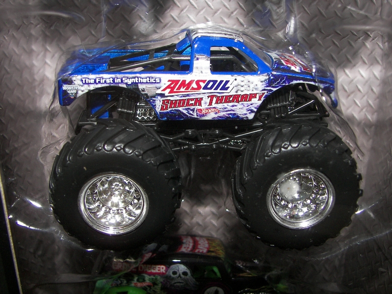 Monster jam world cheap finals stunt pack